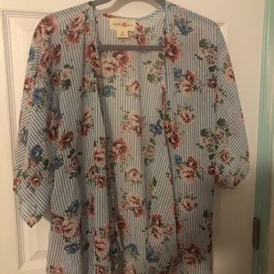 BLUE & WHITE FLORAL KIMONO